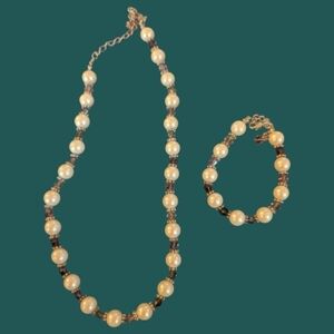 Premier Designs Elegant Pearl Necklace and Bracelet Set